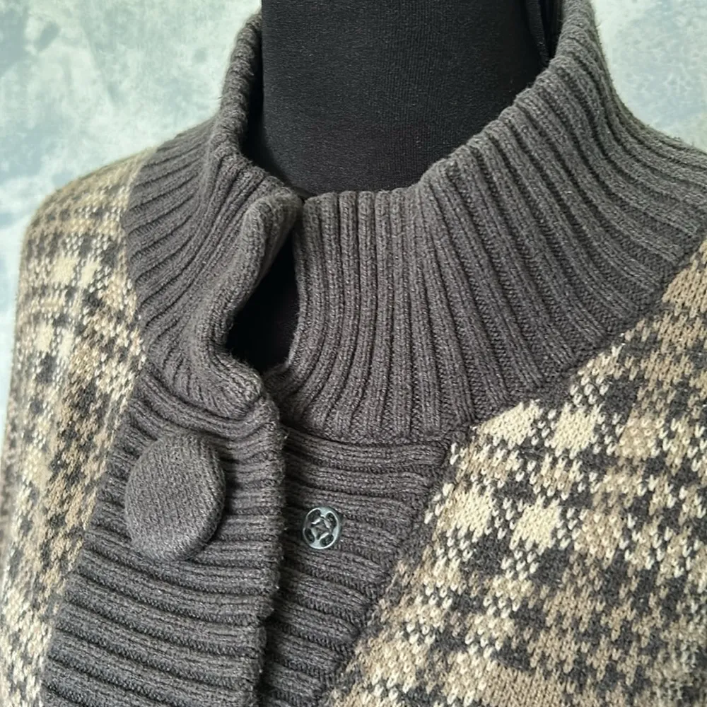 Dressbarn Plaid Knit Cardigan with Button Details size M - Image 3