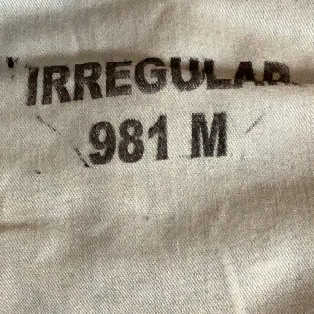 Levi's Women's 311 Size 14 Mid Rise Shaping Capri Jeans. New With Tags. - Image 8