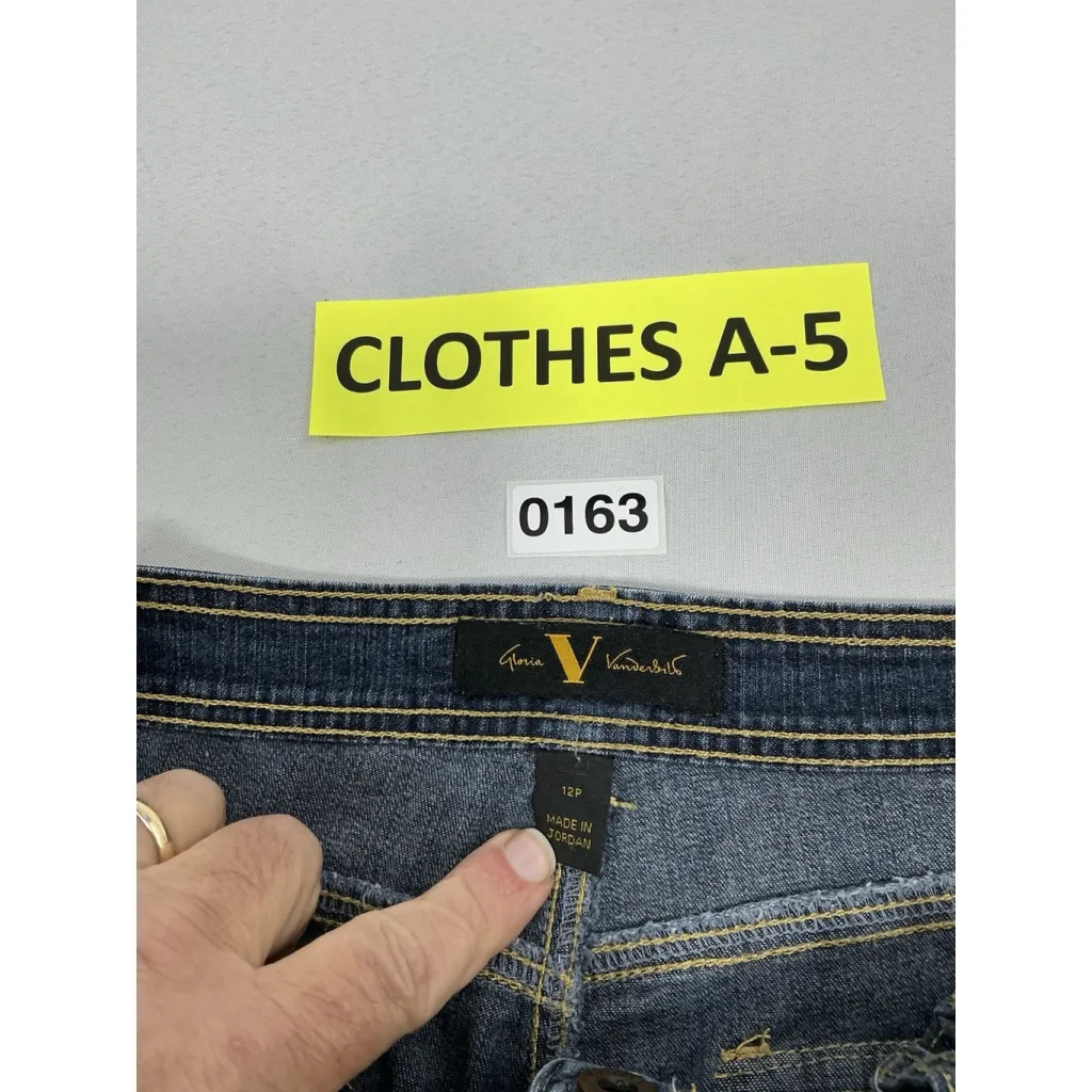 Womans Excellent Condition Gloria Vandirbilt Blue Jeans Size 12 P 0163/A-5 - Image 3
