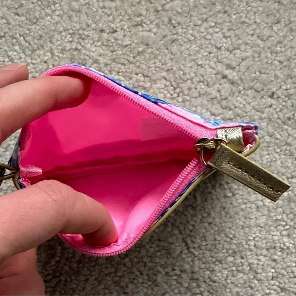 Lilly Pulitzer  Zip Up Coin Wallet / ID Case Seekers Pattern - Image 3