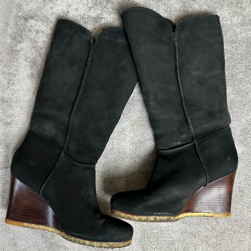 UGG Black Suede and Sheepskin Boots Size 8 - Image 2