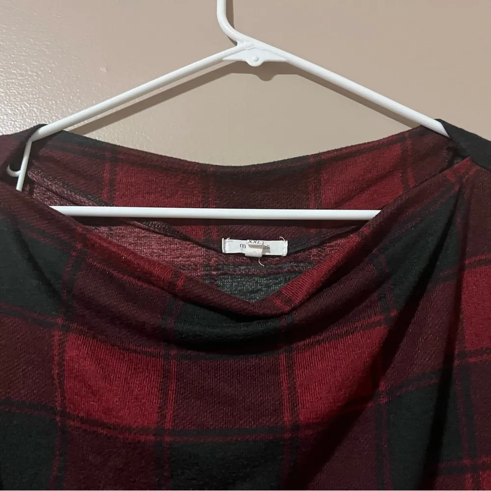 Plaid Long Sleeve Top - Red and Black - Image 3