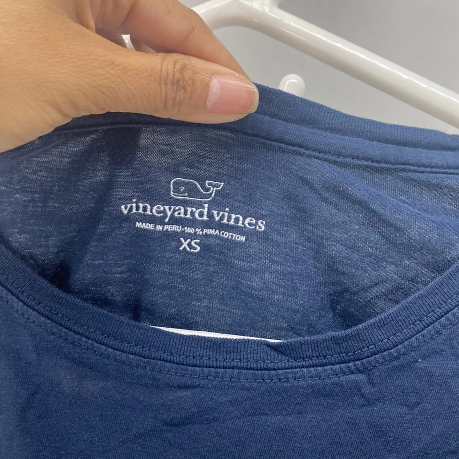 Vineyard vine blue pink whale long sleeve T-shirt coastal nautical summer size s - Image 3