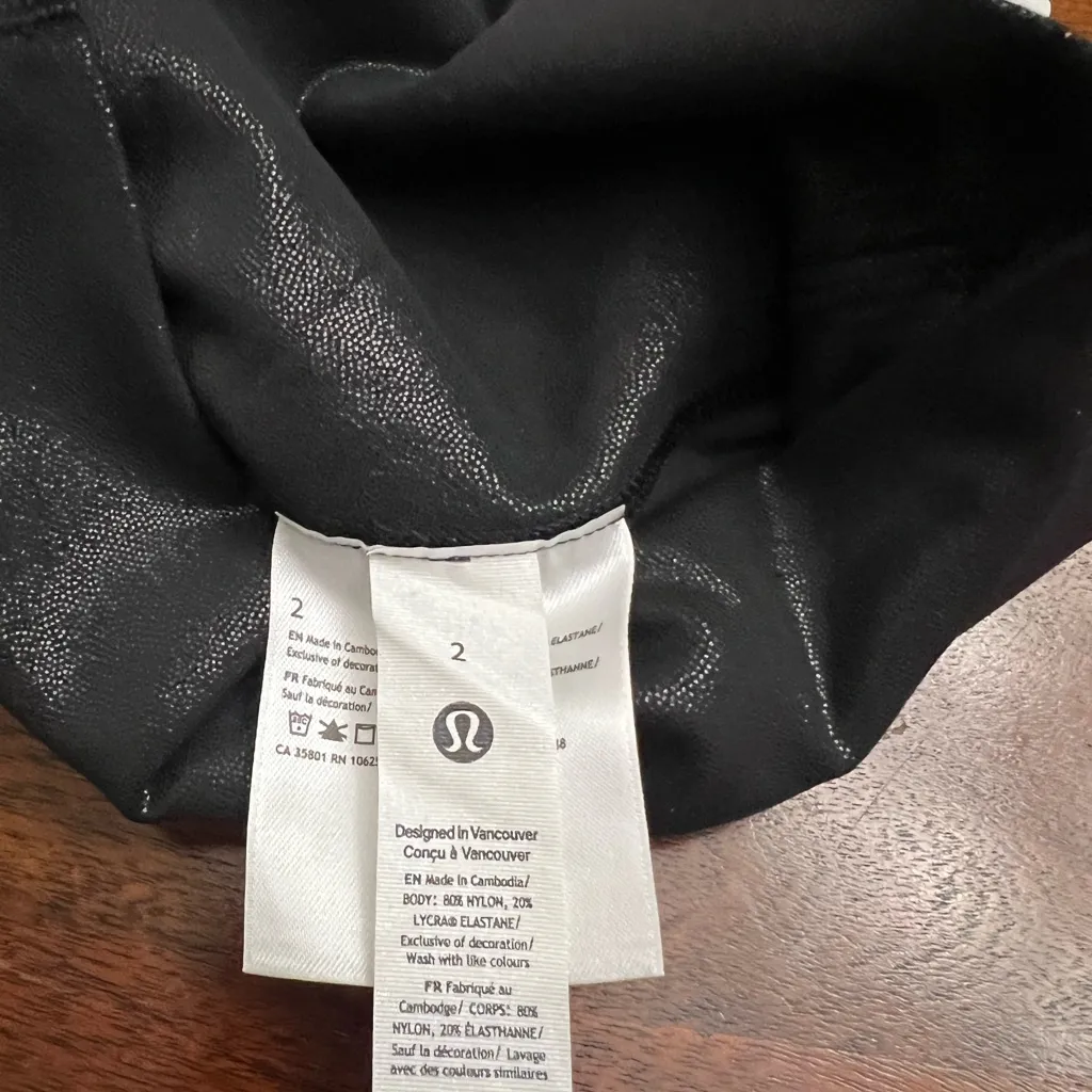 Lululemon Align High-Rise Pant 25” Shine
Radiate Foil Print Black
Size 2 — NWT - Image 5