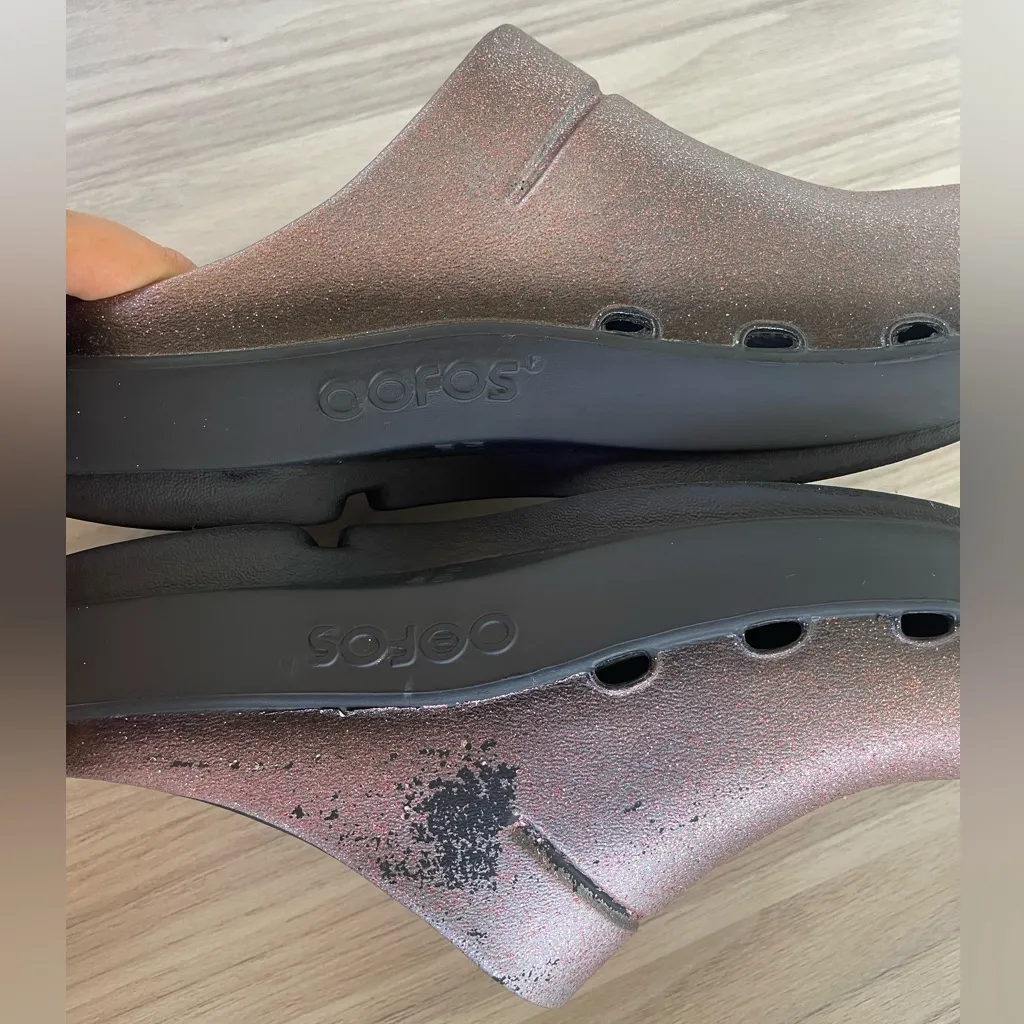 OOFOS Women's Sandals in Metallic Brown and Black Silver Size 6 - Image 11