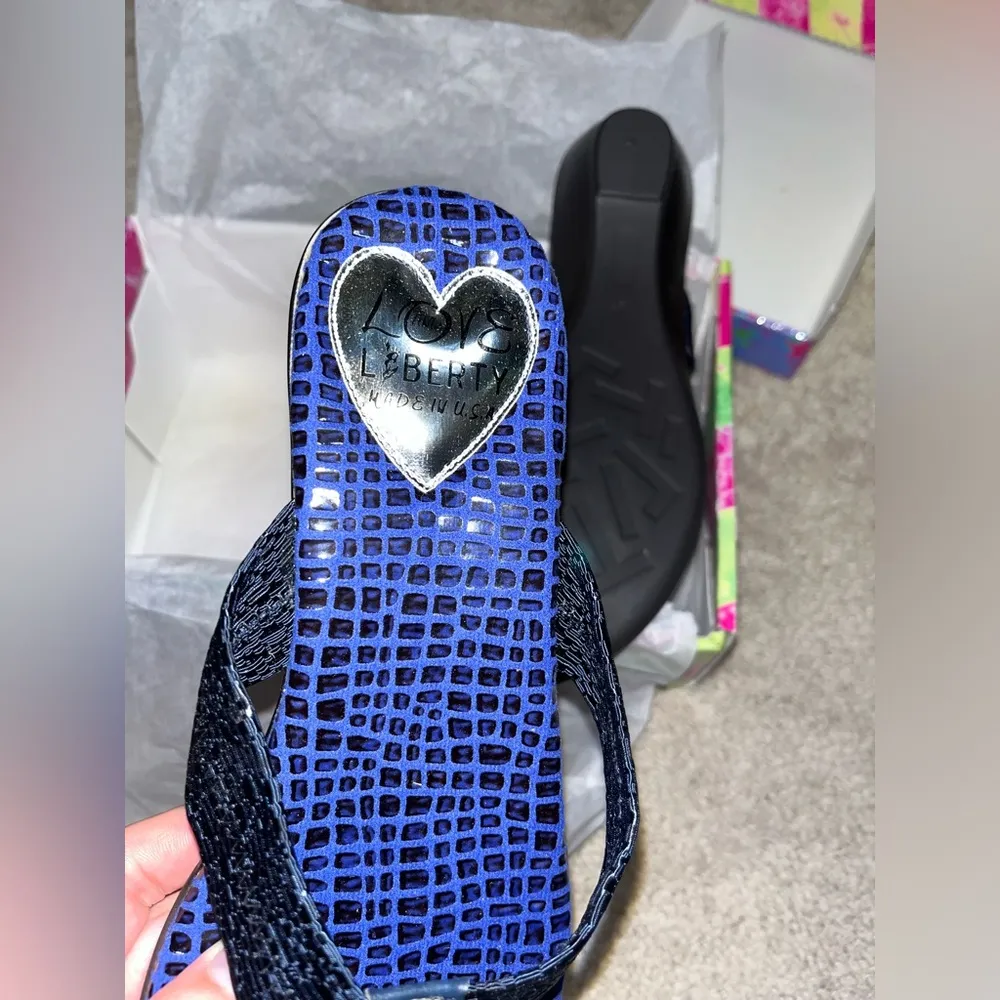 Love and Liberty Made in USA NEW Navy Low Heel Flip Flop Bling Sandals Size 11 - Image 7