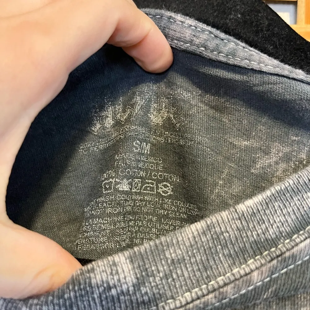 AC/DC Flame Raw Crop Band Tee Size Large 100% Cotton - Image 4