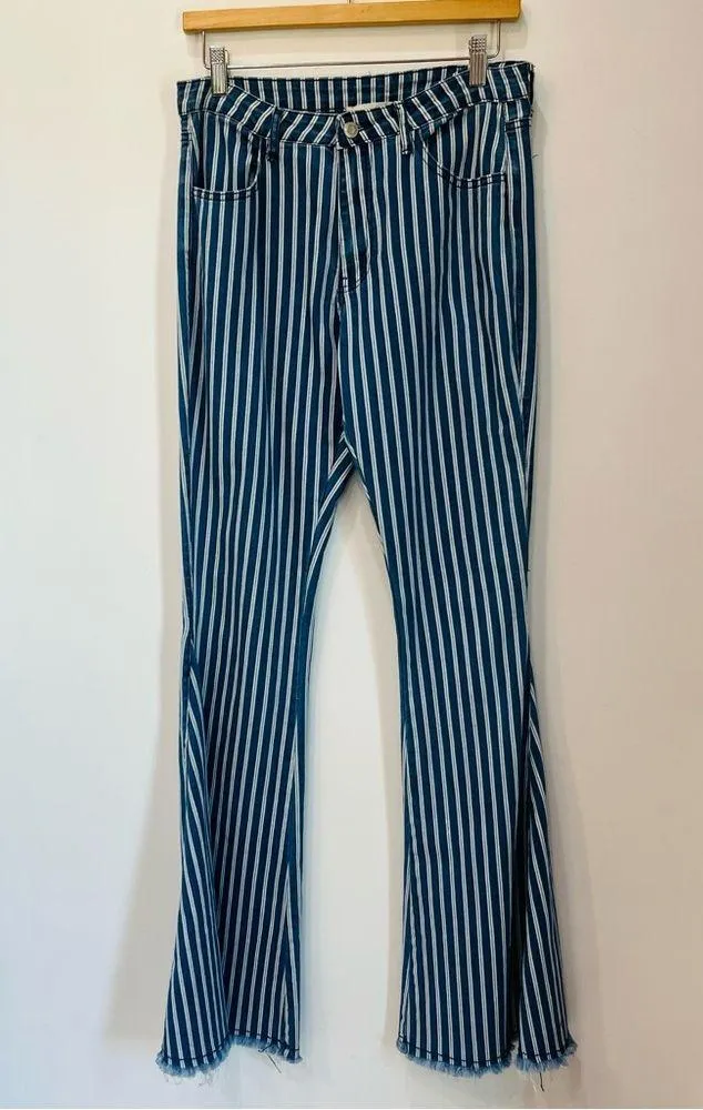 SAINTS & HEARTS High Rise Extreme Flare Jean buckle size Medium - Image 2