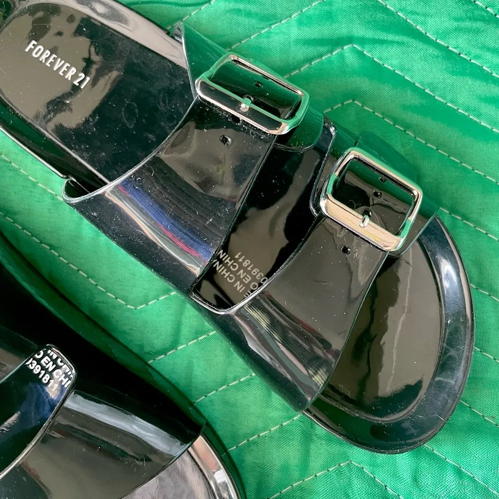 Forever 21 black plastic buckle slide sandals - Image 4