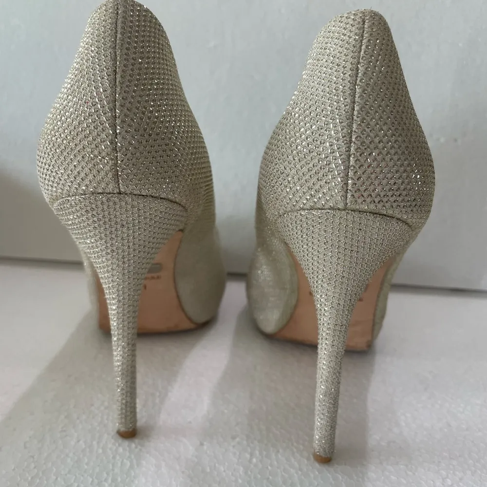 Badgley Mischka Drama Peep Toe Glitter Metallic Pump Sz 6.5 6 1/2 - Image 9