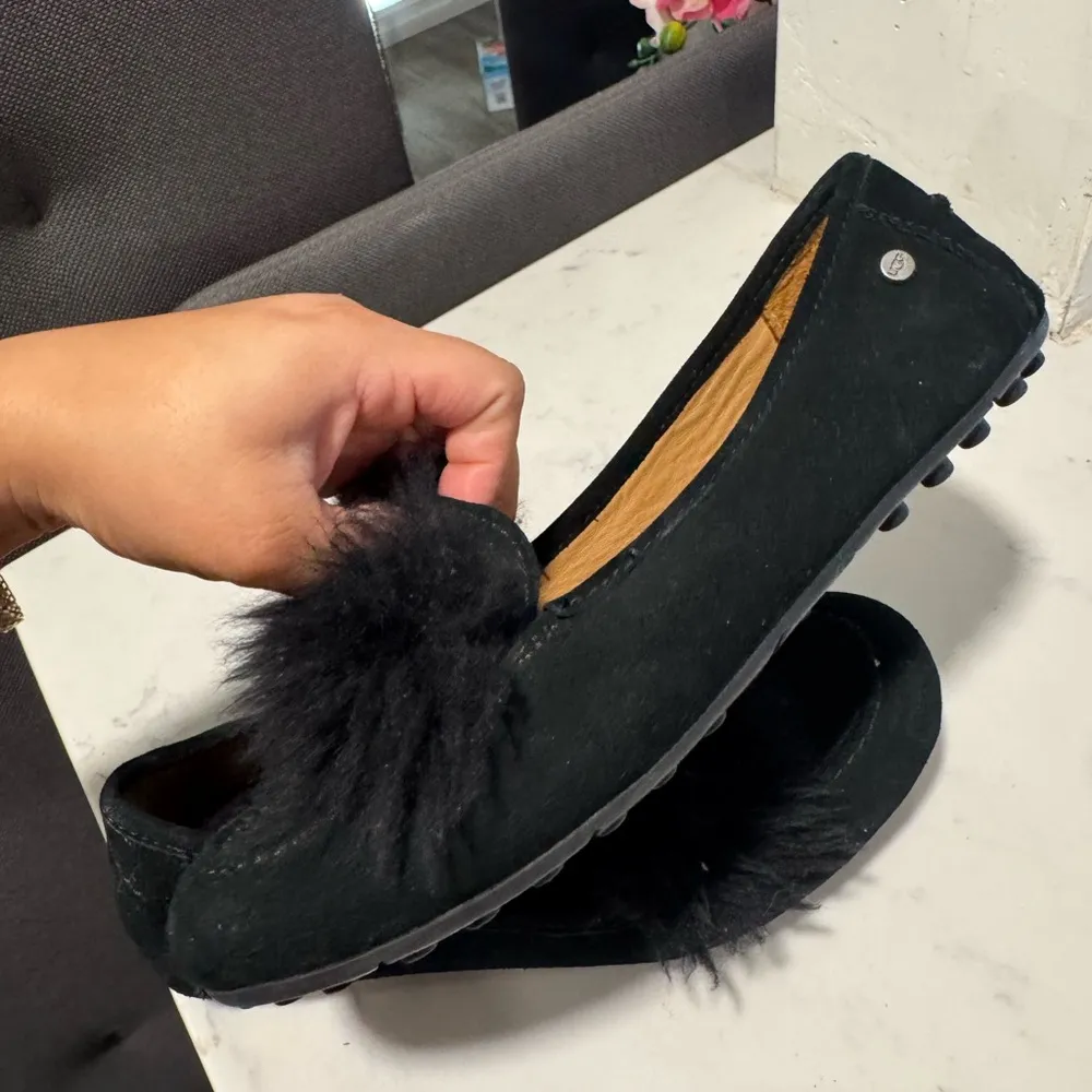 UGG Black Suede Loafers with Faux Fur Detail - Image 8