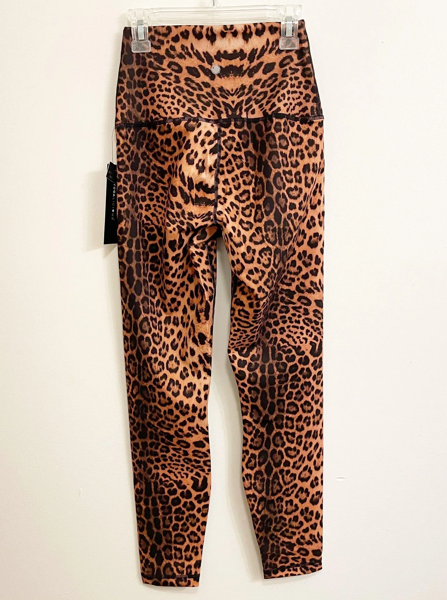 Yogalicious  NWT  Leopard 7/8 Leggings - Image 7