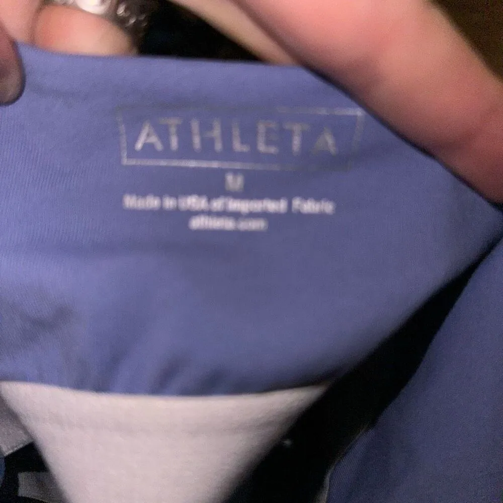 Athleta periwinkle scoop neck support M Athleisure tank - Image 3