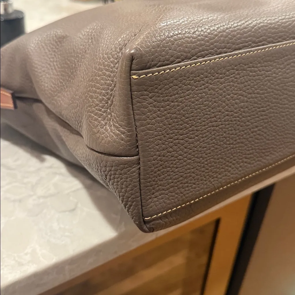 Dooney and Bourke large Dixon hobo/Crossbody - Image 6