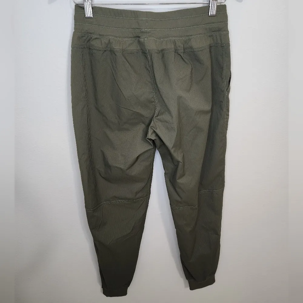 ZYIA Olive Trail Jogger Size 6-8 - Image 5