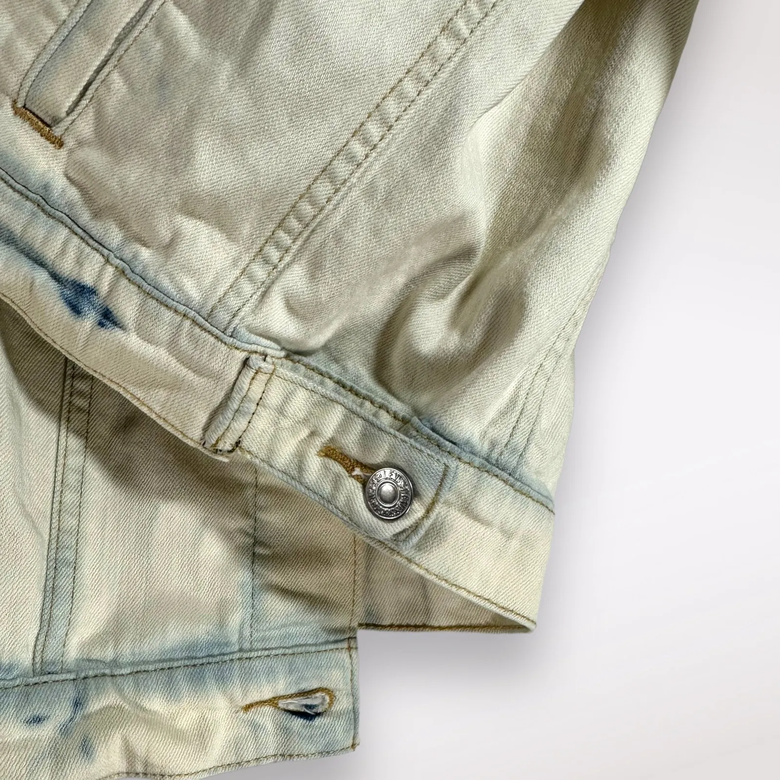 Levi’s Denim Jacket Women’s Size Medium Bleached Wash Long Sleeve Casual Short‎ - Image 8