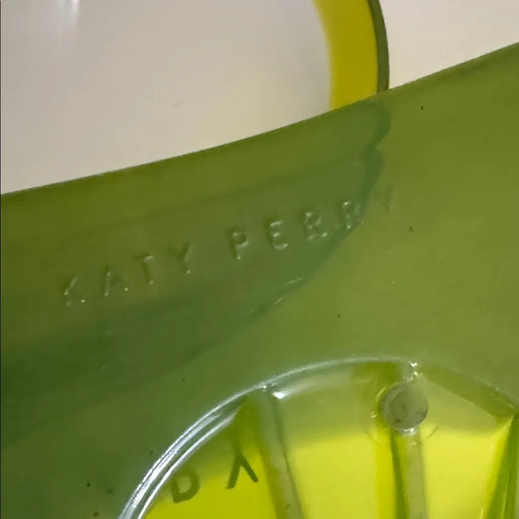 Katy Perry Lime 🍋‍🟩 Green Slice Jelly Sandals Size 8 - Image 8