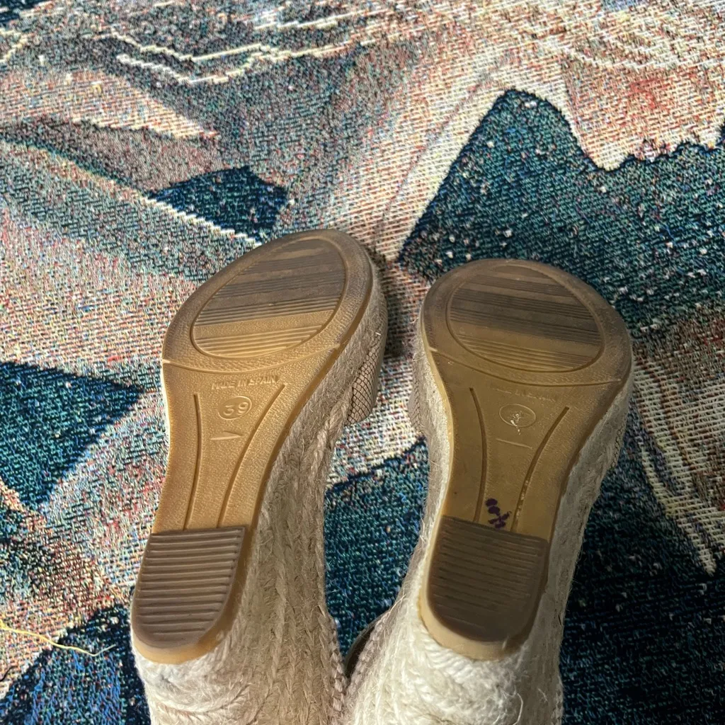 Kanna Tan & Gold Tweed Wedge Heels Espadrille Sandals Peep Toe Size 39 Cottage - Image 8