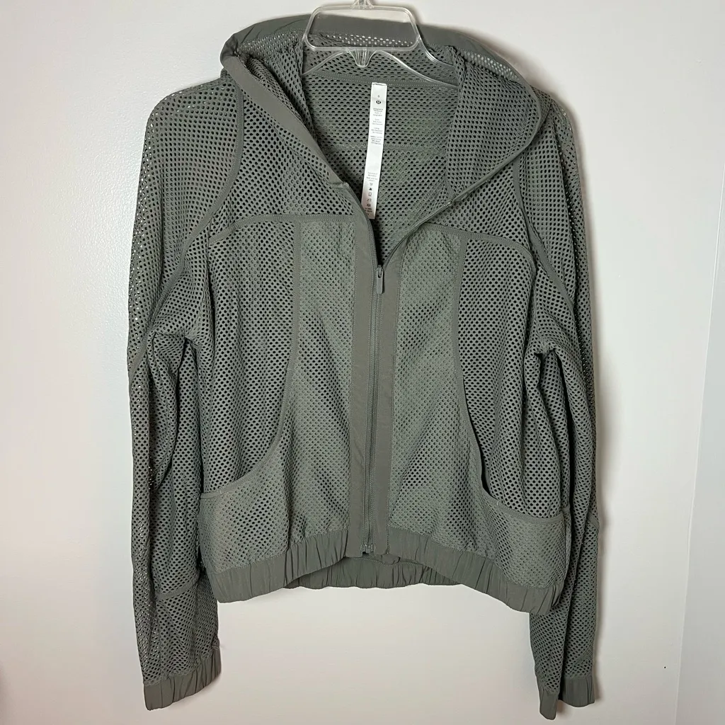 Lululemon Relaxed Fit Mesh Jacket Grey Sage Hooded Zip Activewear Gym Size 6 - Image 4