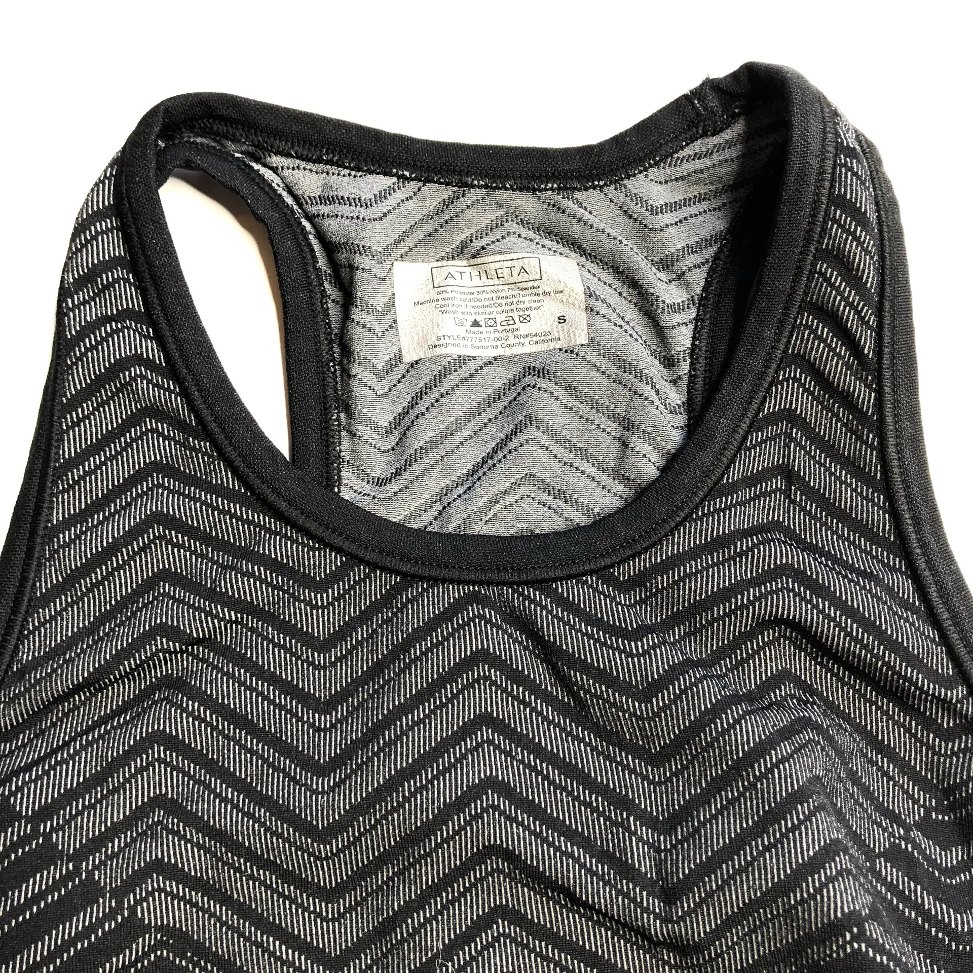 Athleta Finish Fast Line Tank Grey Chevron - Image 3