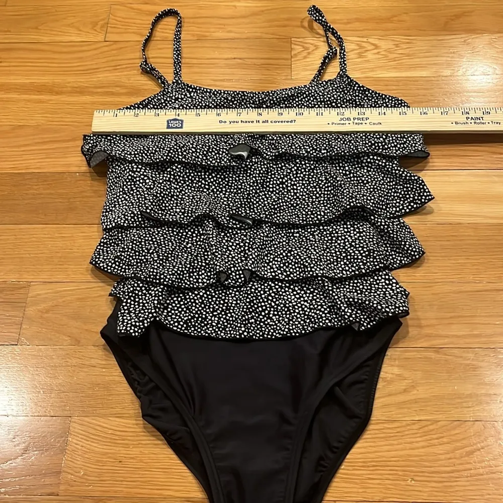Shore Shapes women’s ruffles polka dots one piece swim suit size 12 . Black - Image 2