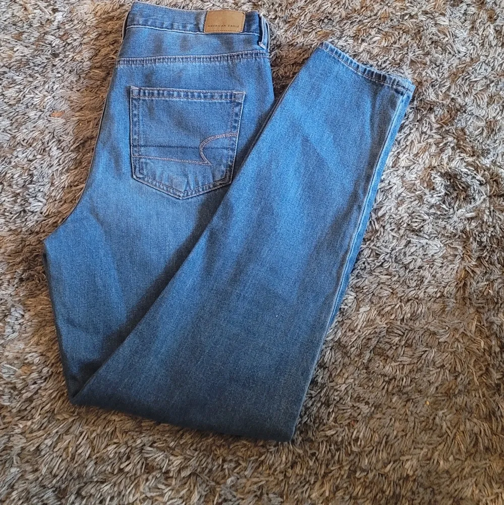 American Eagle AEO Medium Indigo Wash MOM Jeans 4 - Image 8