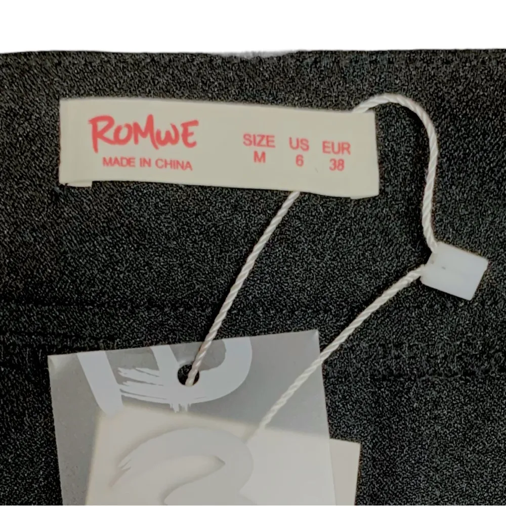 NWT Romwe Black Pleated Mini Skirt Size Medium / 6 - Image 2