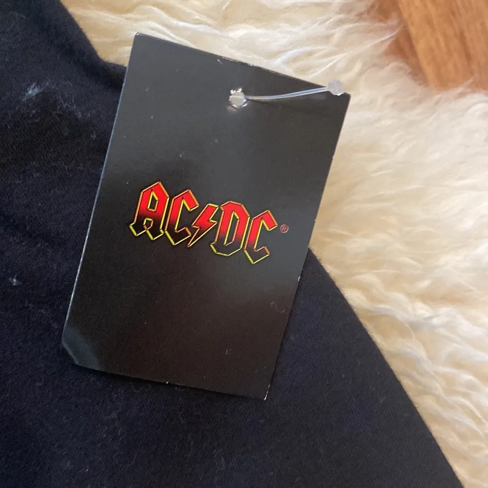 AC/DC Women’s Graphic Crop Tank Top w/ Raw Cut Off Sleeves NWT Sz Lg Cotton Rock - Image 6