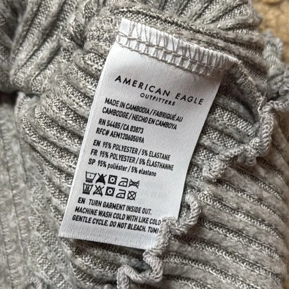 American Eagle Gray Ribbed Tank - Medium Gently used - Image 4