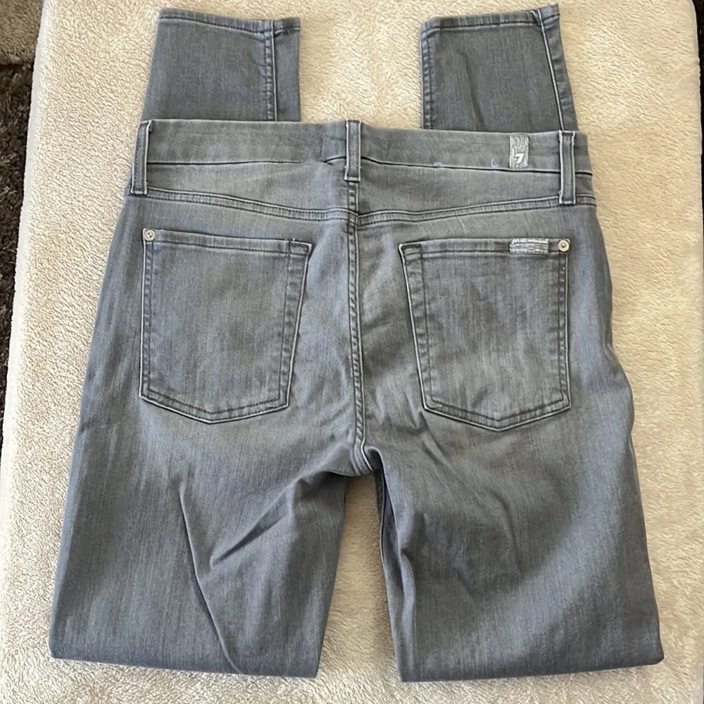 EUC 7 For All Mankind Skinny Jeans - Image 3
