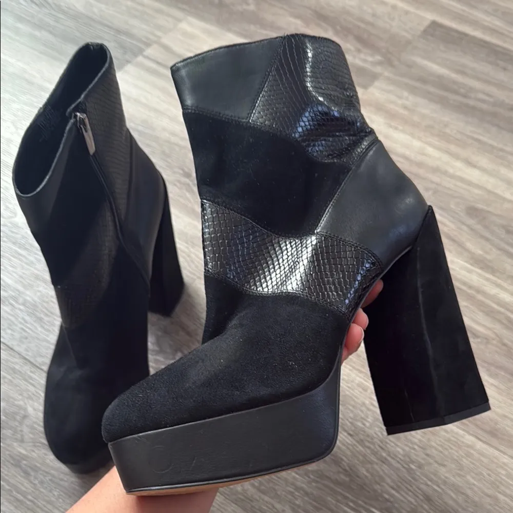 Vince Camuto Black Leather Heeled Boots Platform Suede Two tone 11M - Image 2