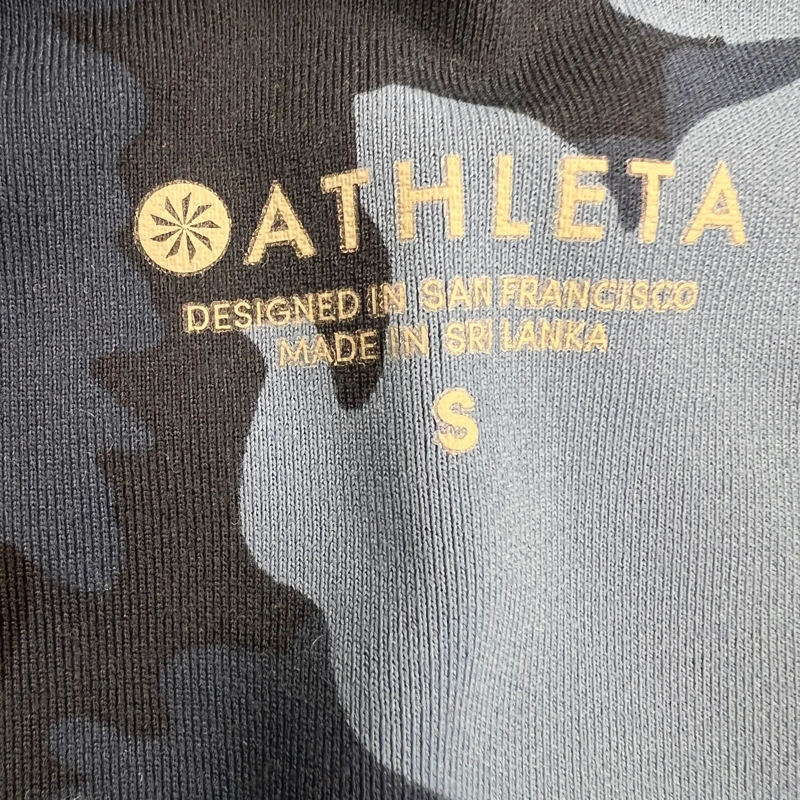 Athleta Leggings Cropped Stash Leg Pockets Activewear Blue Camo JQ47LHA Size S - Image 2
