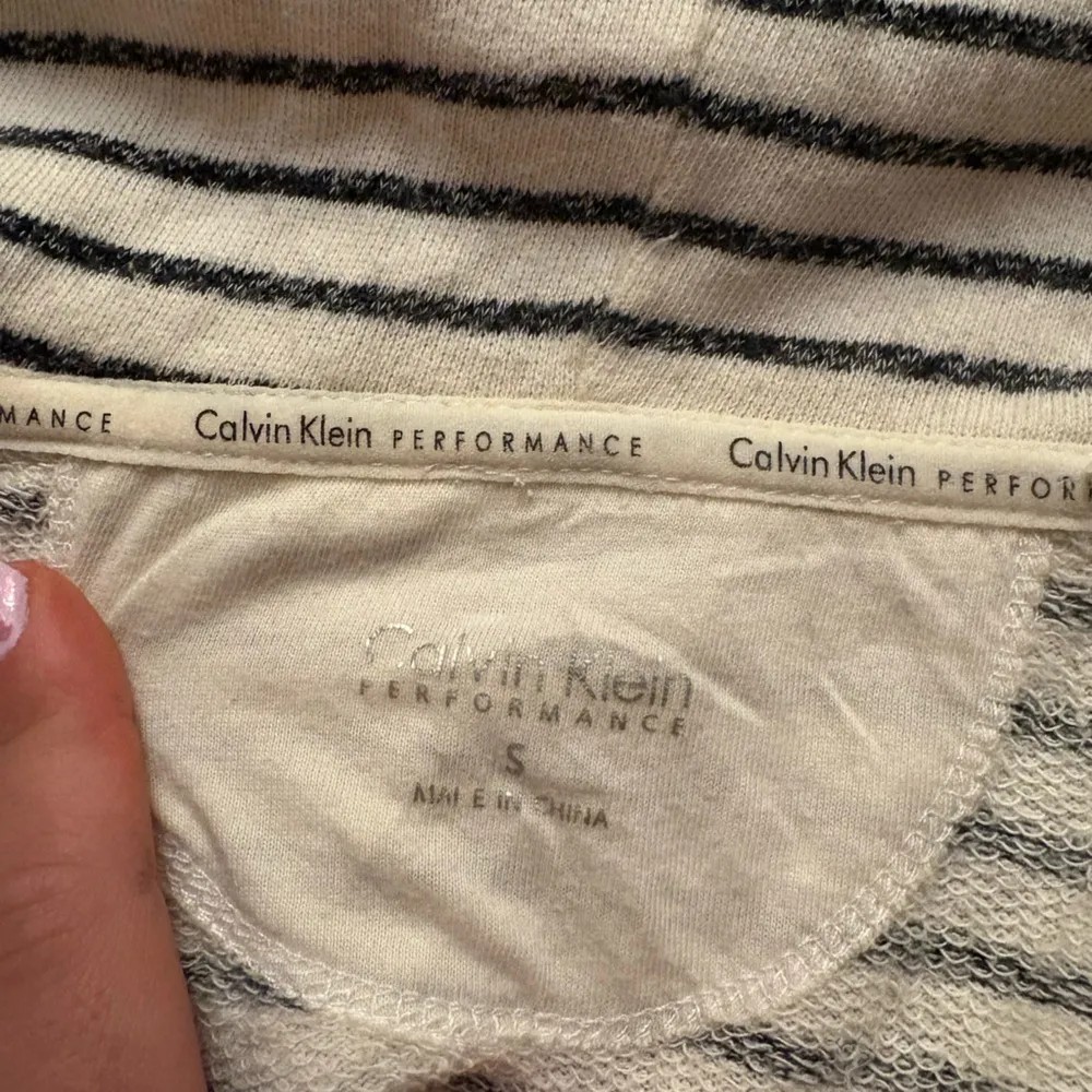 Calvin Kline Stripped Hoodie - Image 2