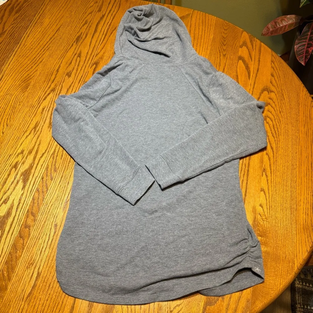Barefoot Dreams Malibu Collection Hoodie Size Small - Image 3
