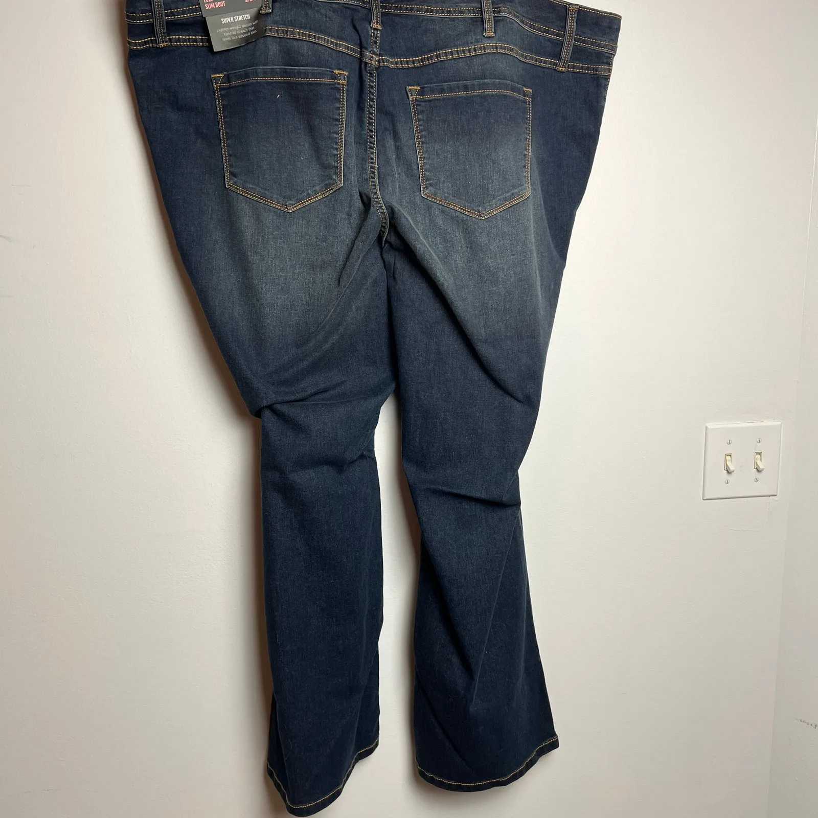 Torrid Women's Plus Size Medium Wash Luxe Slim Boot Jeans - Size 26S - NWT - Image 9