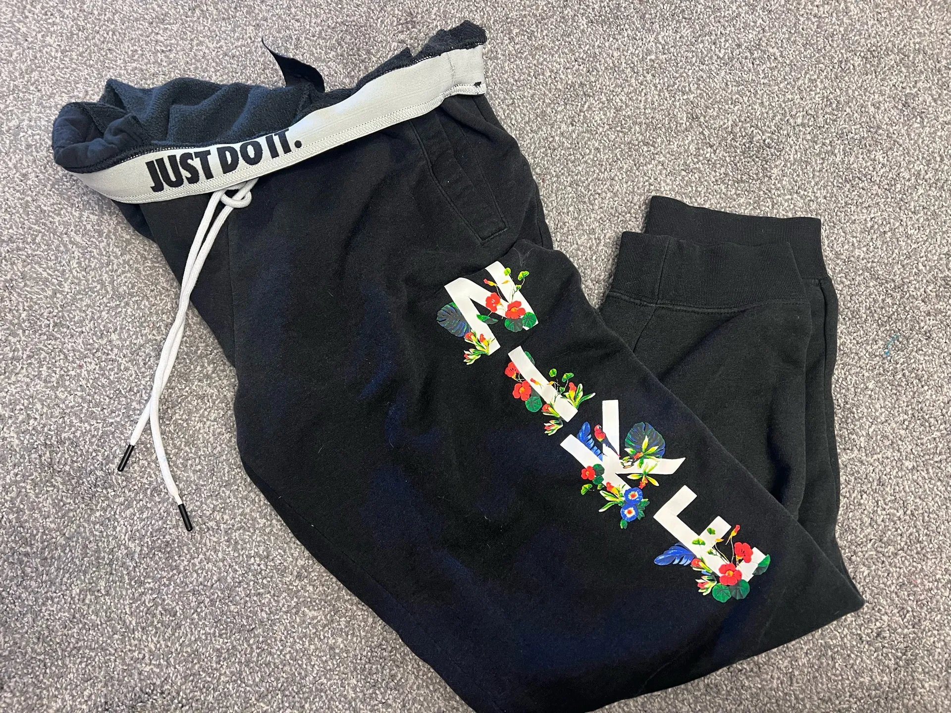Nike  Sweatpants - Image 2