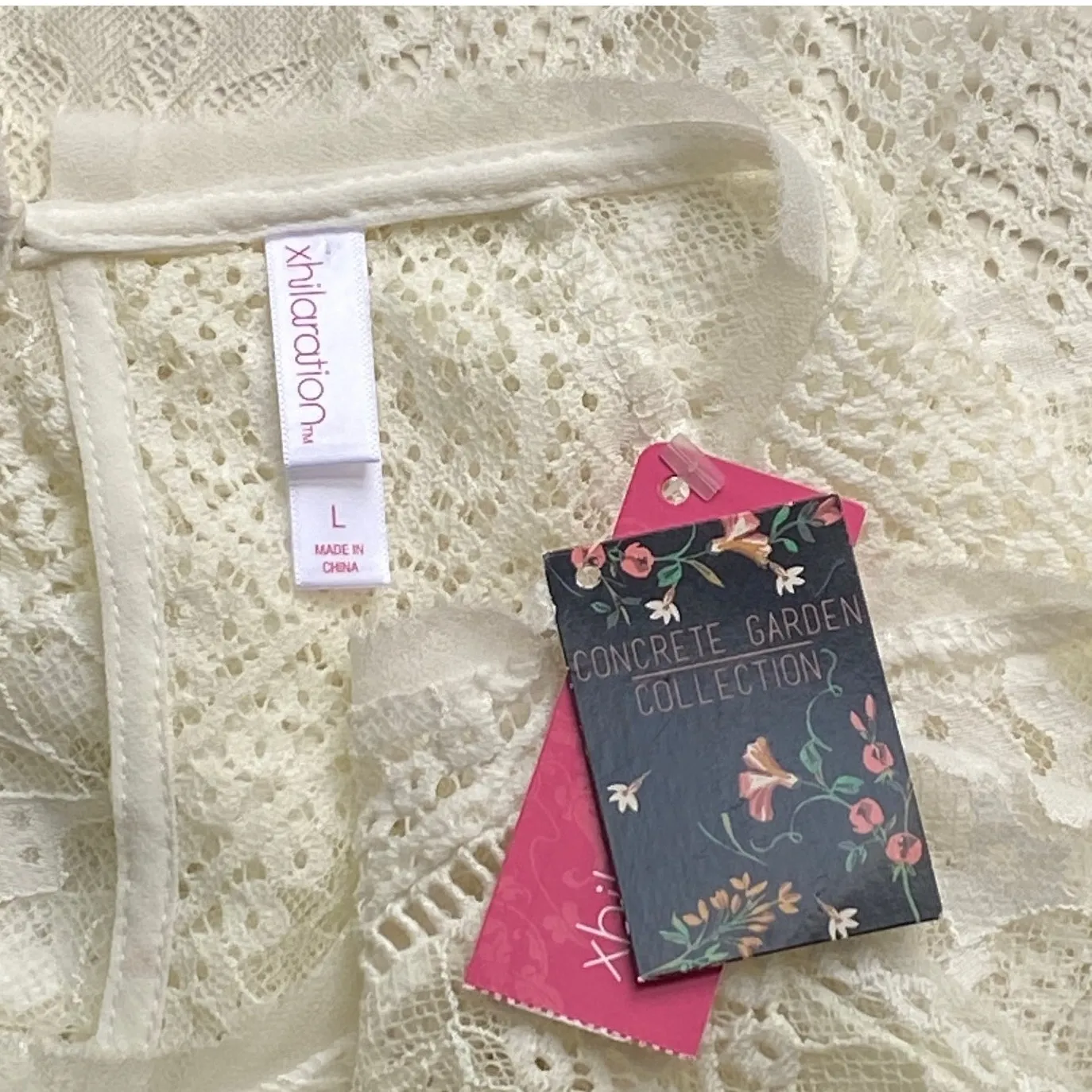 NWT ~ Ivory Lace Boho Raw Edge Crochet Concrete Garden Collection Top ~ LARGE - Image 8