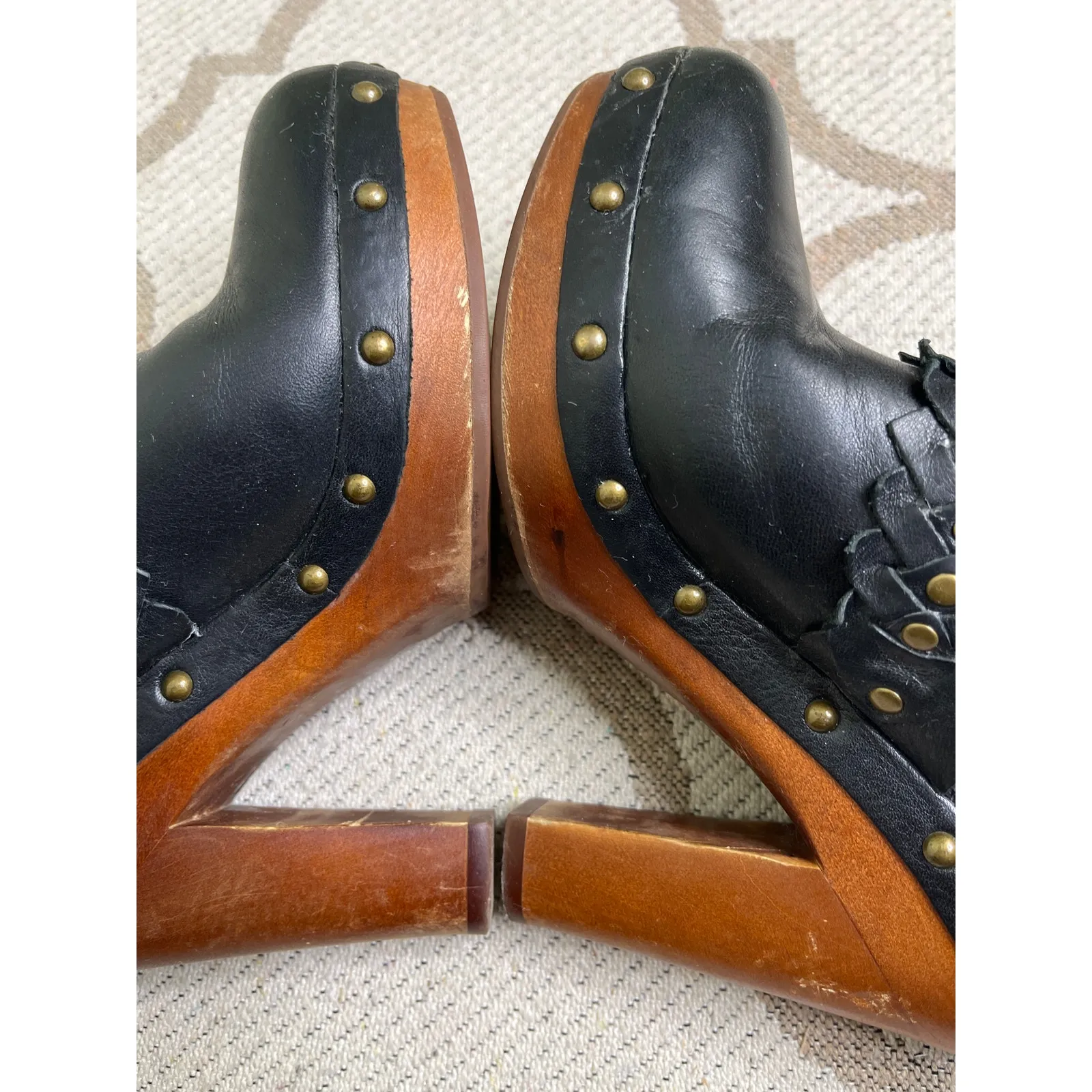 Vintage Lauren Ralph Lauren Leather Wood studded slip on closed toe Mules,size 6 Black - Image 9
