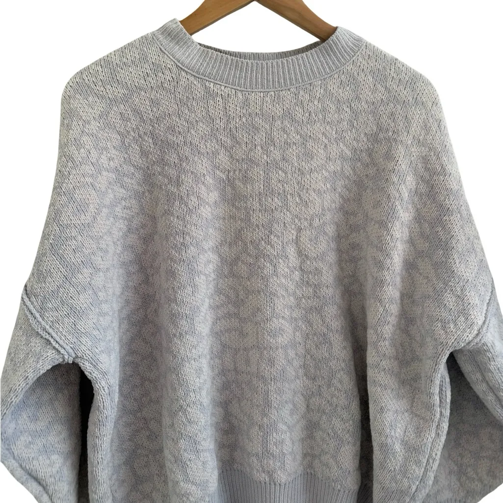 Abercrombie & Fitch Soft A&F Sweater White Gray Animal Print Crew Neck M - Image 4
