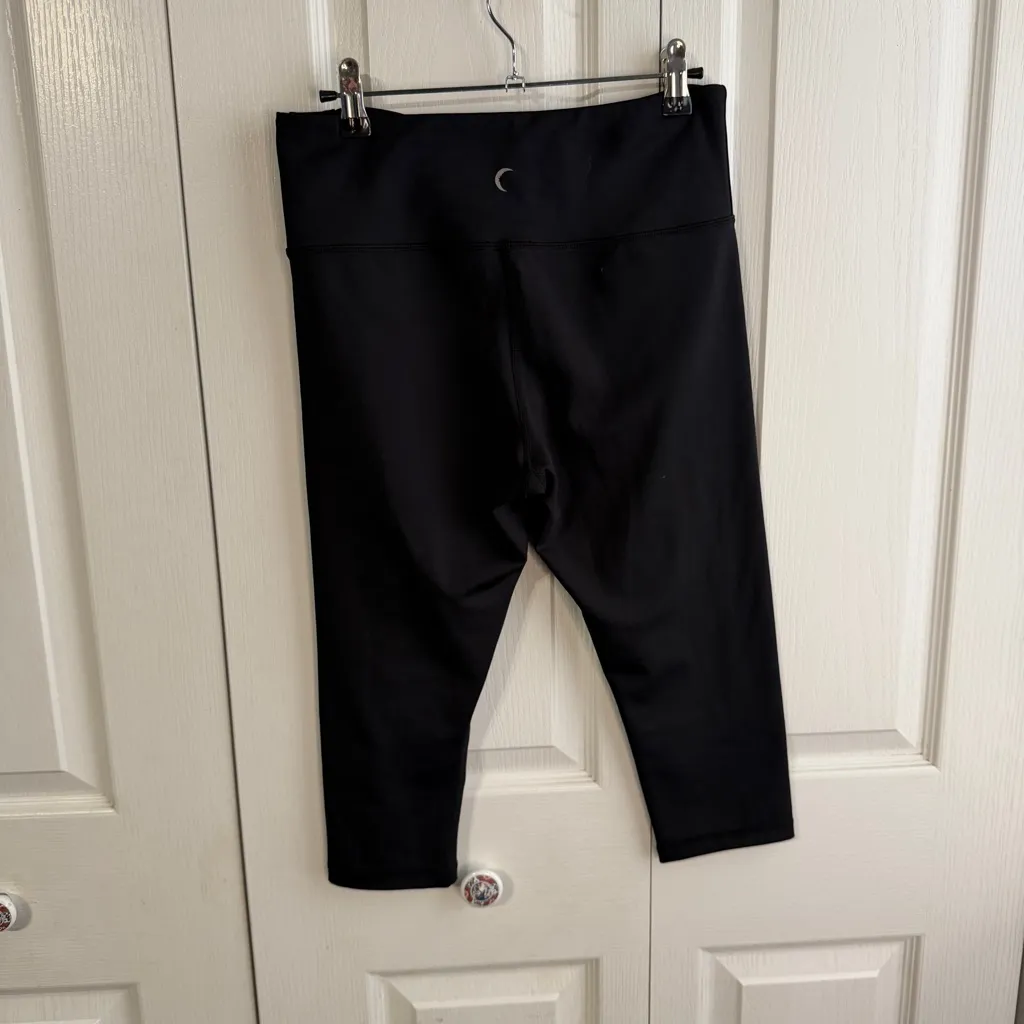 Zyia Active black cropped leggings size 8 - Image 2