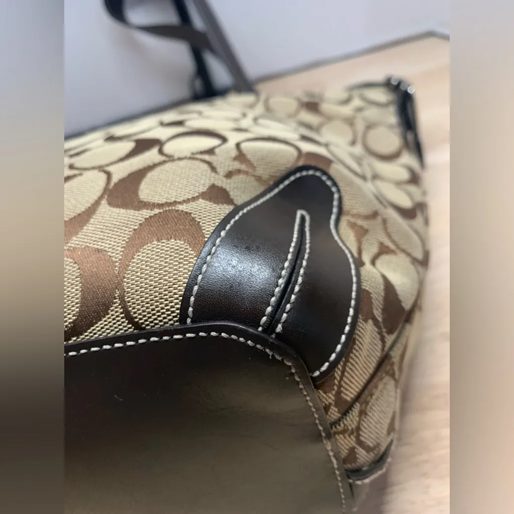 Coach Jacquard w/leather trim Vintage ‘05 6076 Signature Duffel/Bucket Bag - Image 8