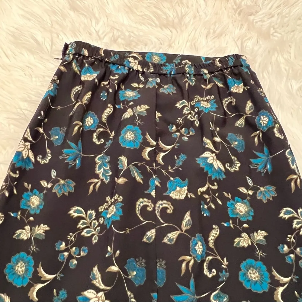 Briggs Midi Skirt Black Floral Side Slits - Image 7