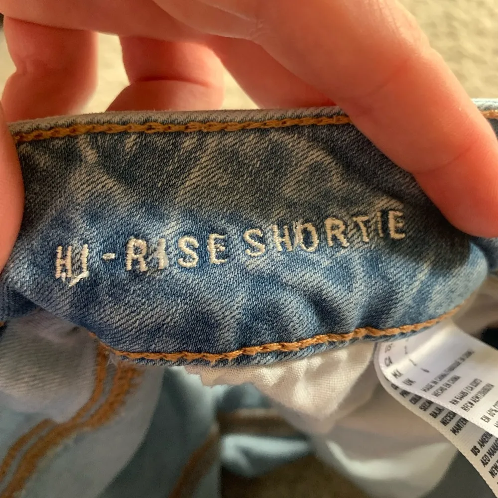 American Eagle Outfitters | Hi-Rise Shortie size 2 - Image 4