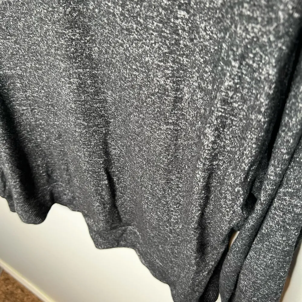 Peloton brushed gray crew neck oversized soft sweatshirt pullover size medium - Image 6