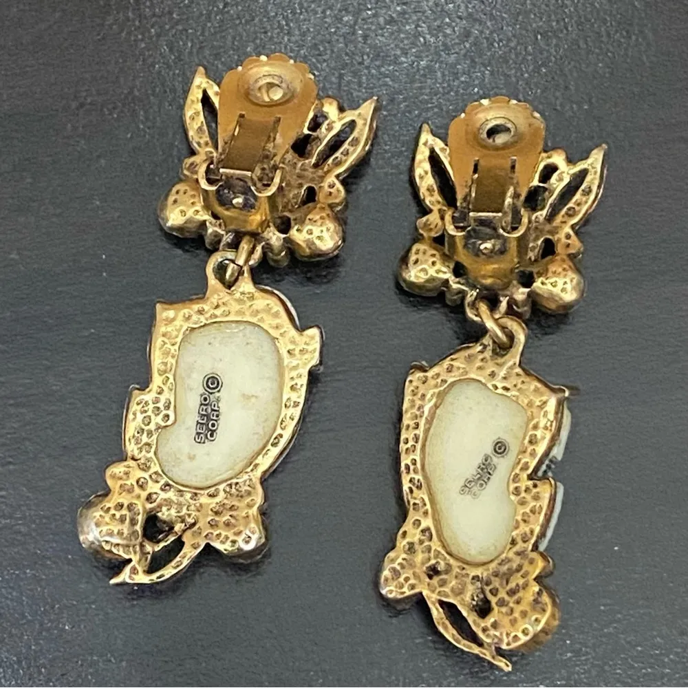 Vintage 60’s SELRO Signed Noh Okina White Devil Mask Whimsical Dangle Earrings - Image 5