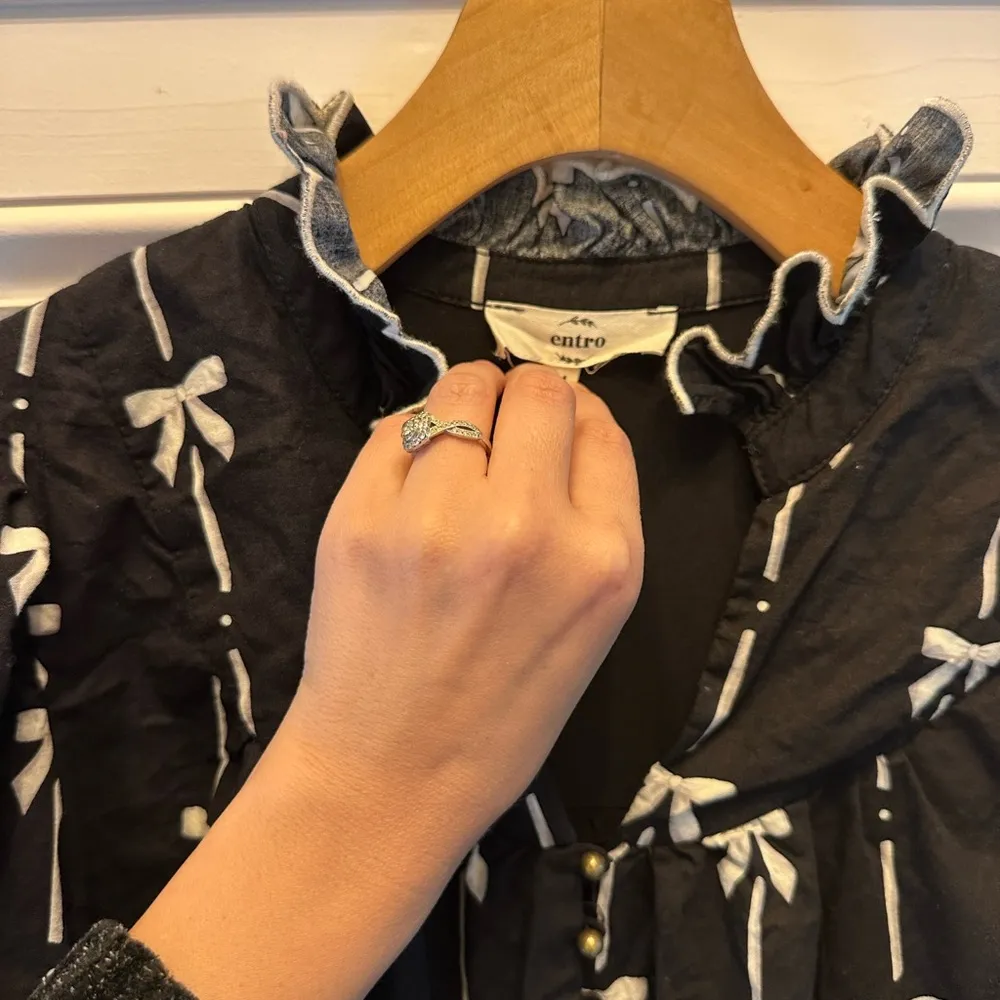 Entro  bow dress- medium - Image 5