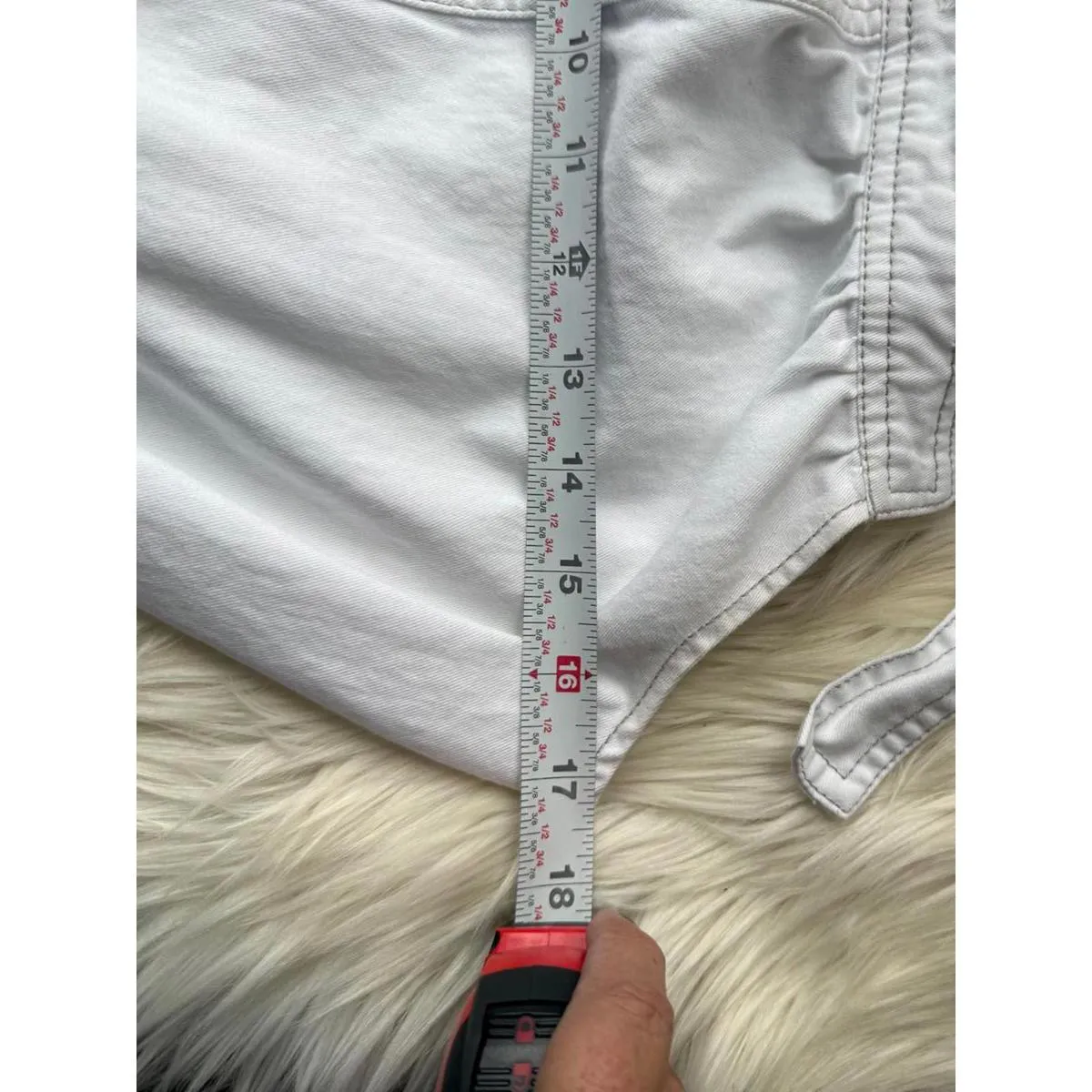 Levi's Women's White Denim Shorts Romper Large - Image 6