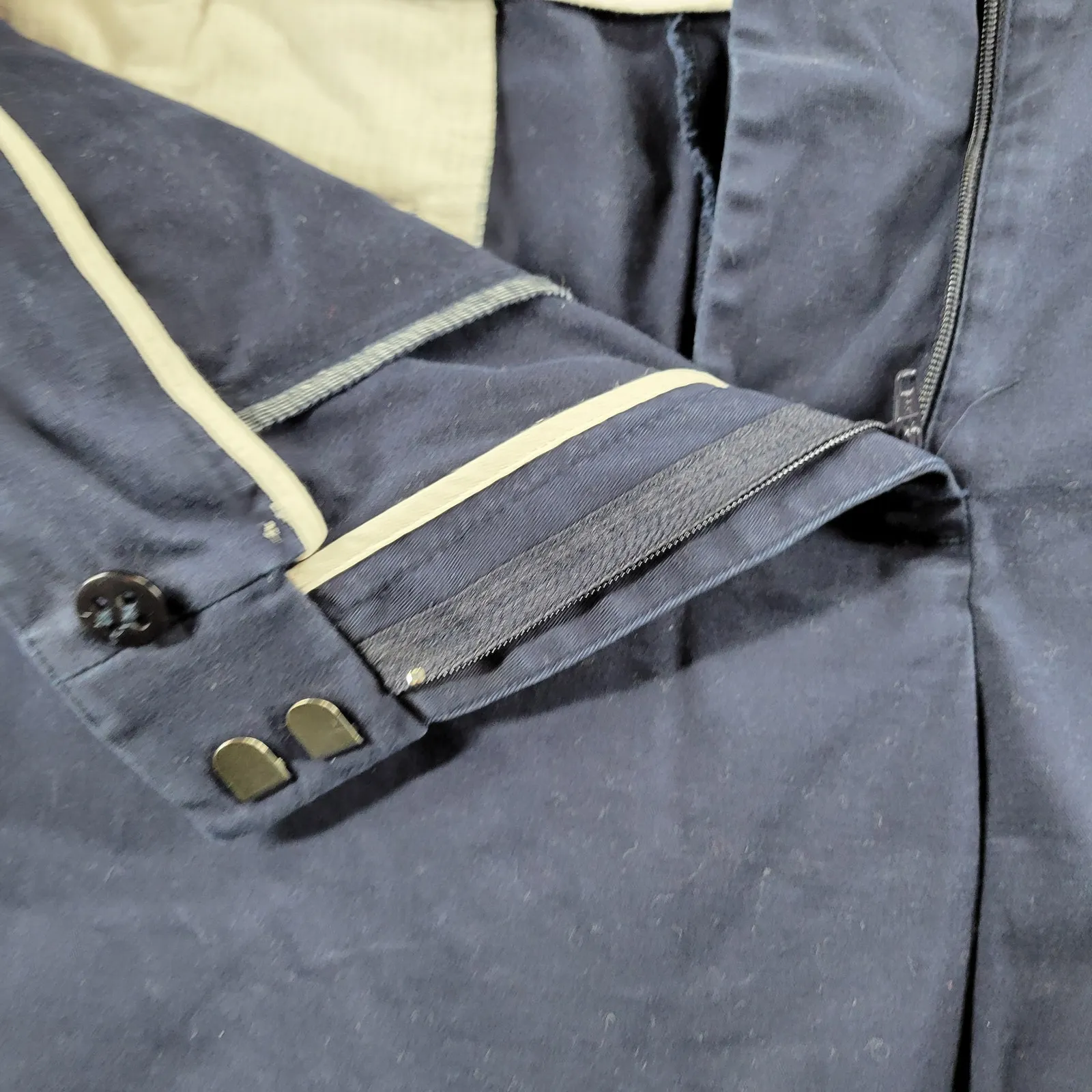 Talbots Womens Shorts‎ 12 Navy Blue 11" Inseam Flat Front Chino Bermuda Casual - Image 2