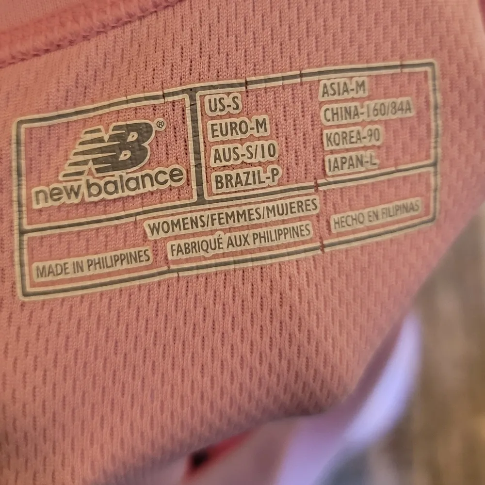 New Balance Pink Short Sleeve Active Wear Breast Cancer Awareness Top S - Image 2