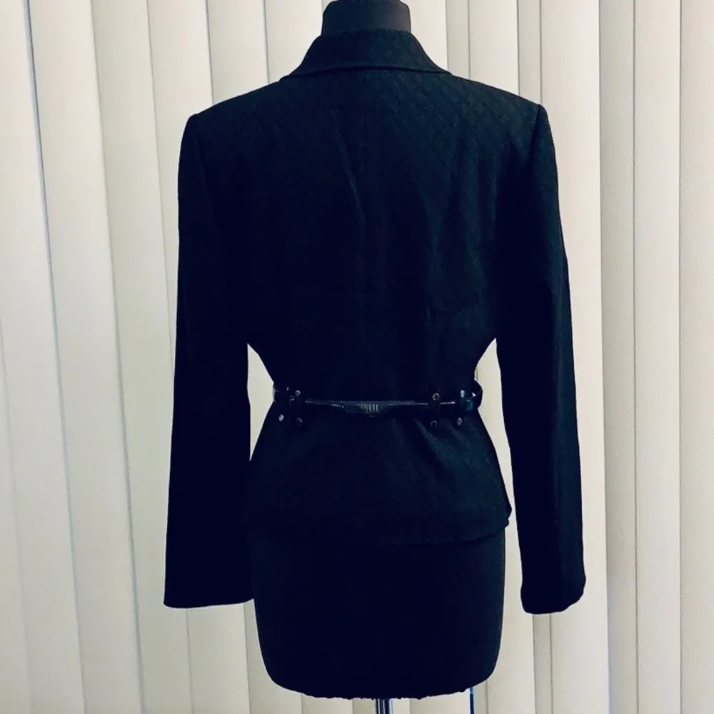 Tahari Arthur S. Levine Cropped Belted Jacket. - Image 4